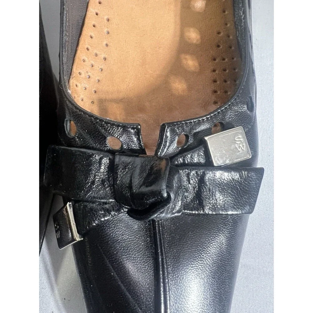 Meltonian Woman's Black Leather Kitten Heeled Shoe 8W Office Work Academia
